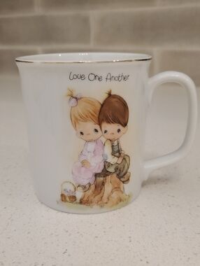 Precious Moments 1978 Love One Another Mug Jonathan & David Stamp